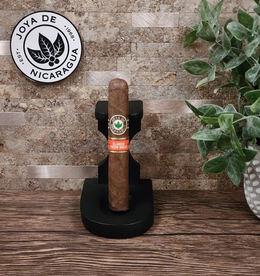 Joya De Nicaragua Classico Medio Robusto