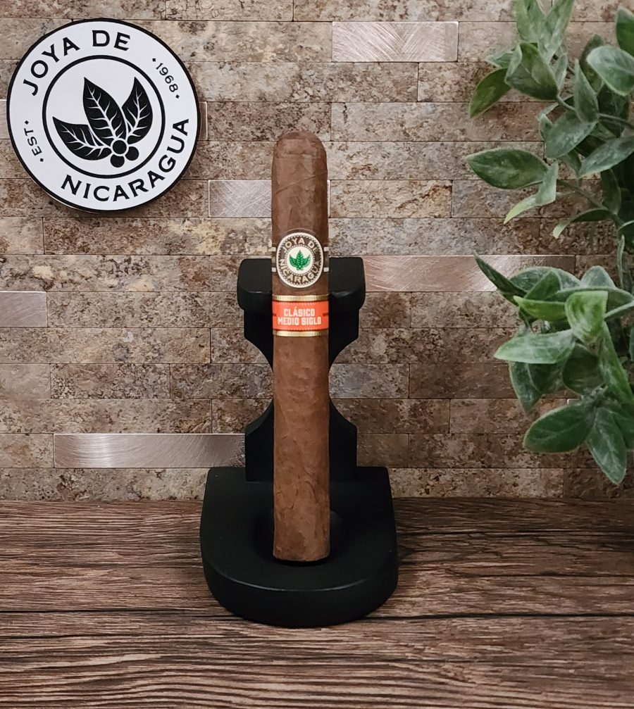 Joya De Nicaragua Classico Medio Toro