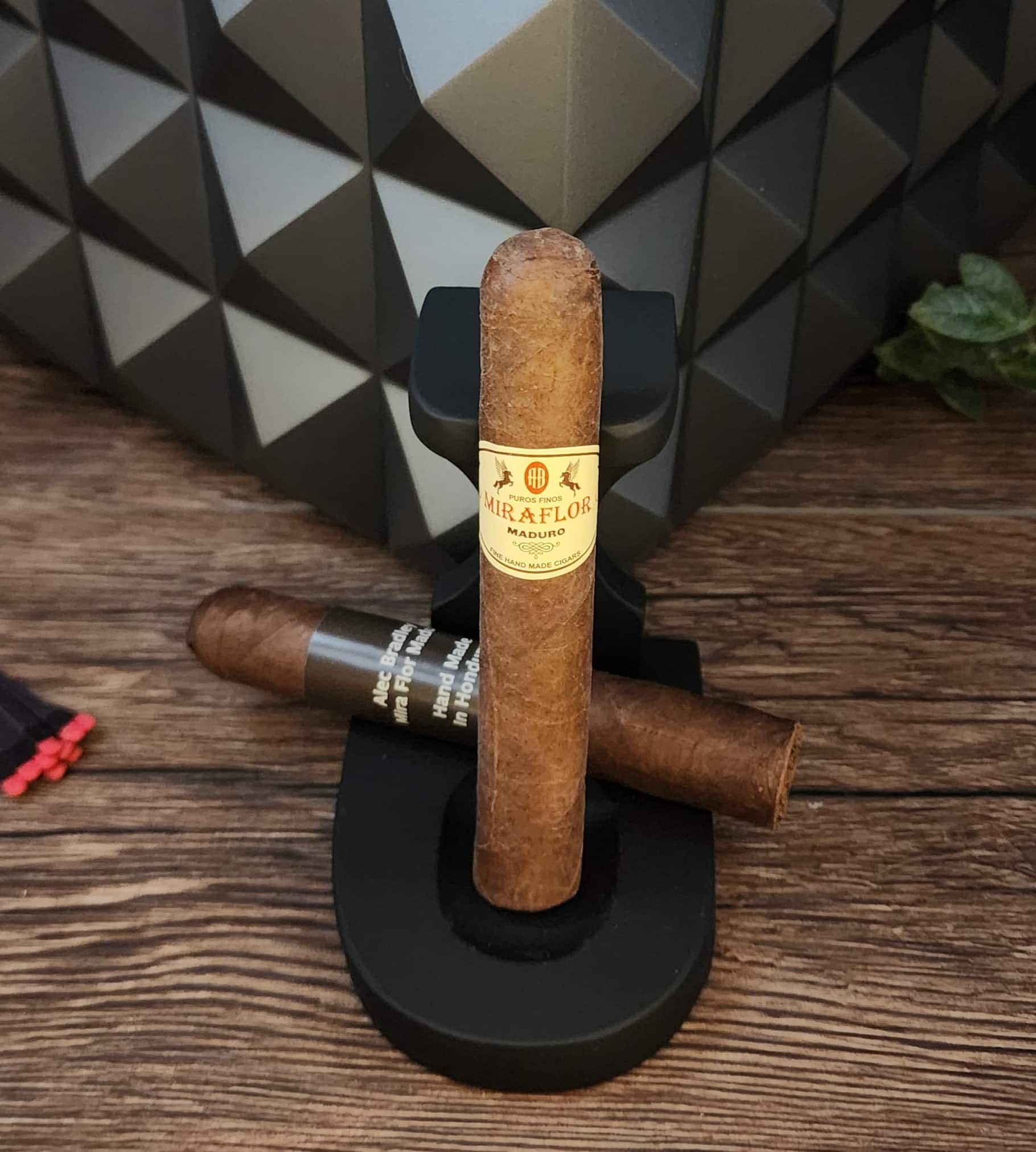 Alec Bradley Mira Flor Maduro Robusto