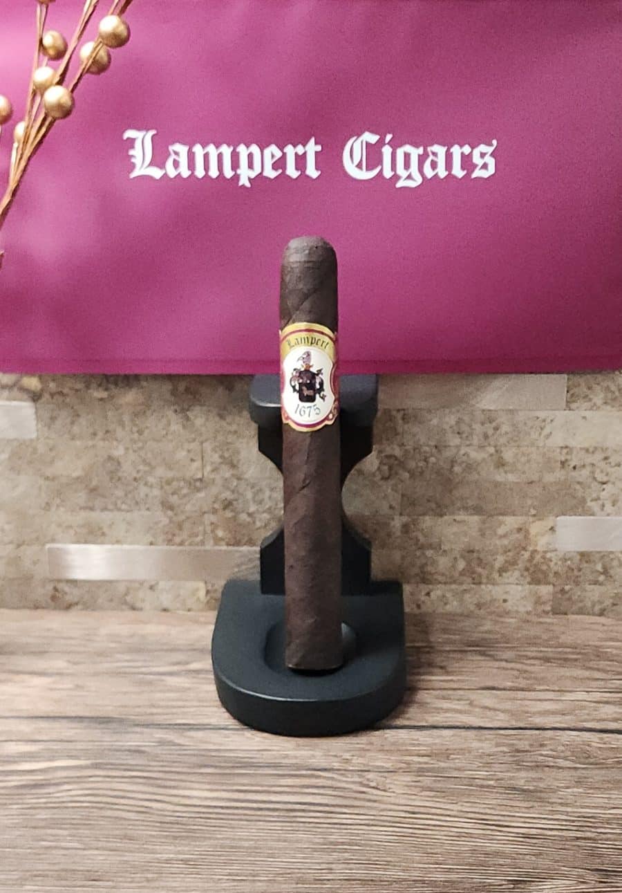 Lampert Morado Toro